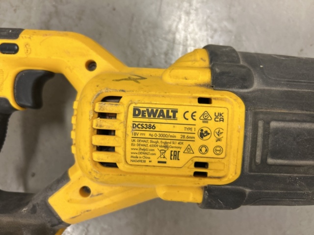 1377858-16 Tool kit with 8 hand tools - DeWalt