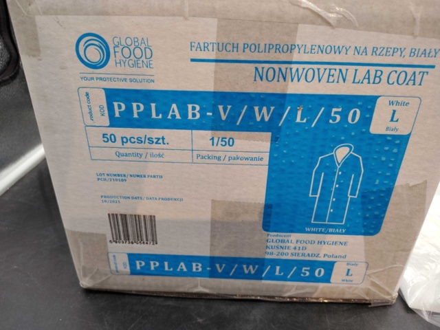 1383687-4 Visiting gown, 5 pcs 50-pack, white, PP, 112 cm, 25-30 g, size L