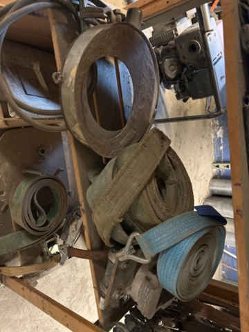 1382857-5 Everything on the shelf