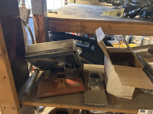 1382857-11 Everything on the shelf