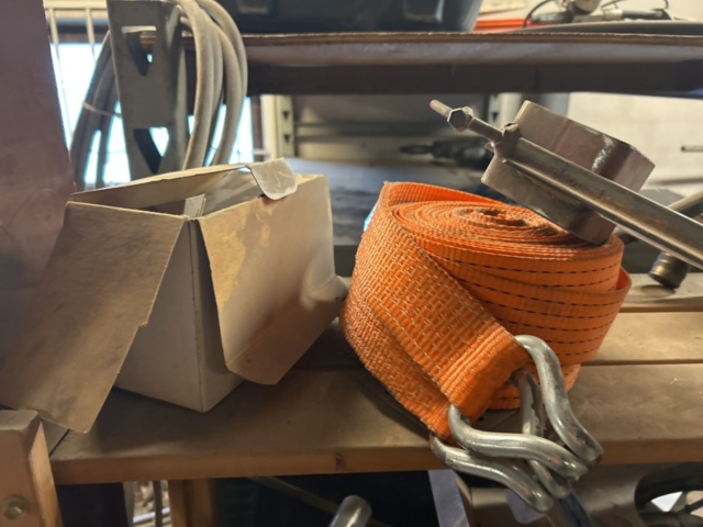 1382857-12 Everything on the shelf