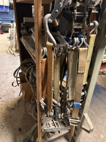 1382857-16 Everything on the shelf