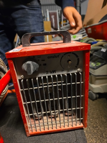 1175689-1 2 fan heaters 2kW and 9kW Frico TIG93