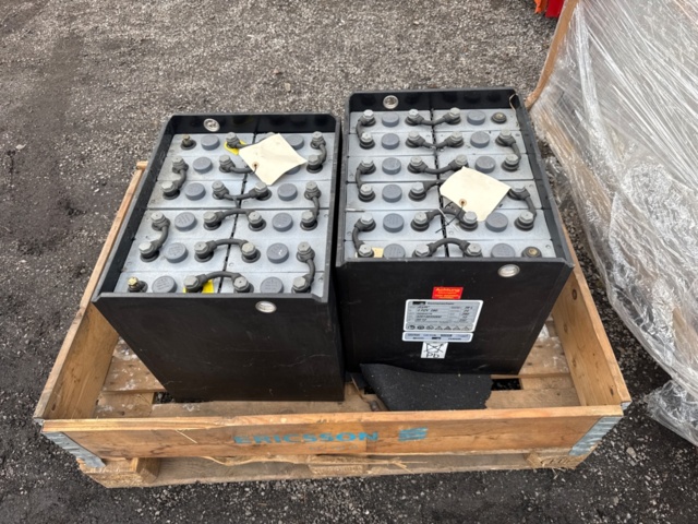 1385600-1 Batteries for e.g. solar cells