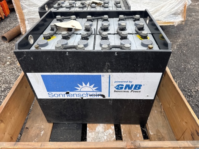 1385600-2 Batteries for e.g. solar cells