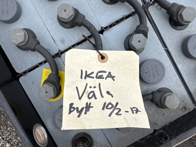 1385600-3 Batteries for e.g. solar cells