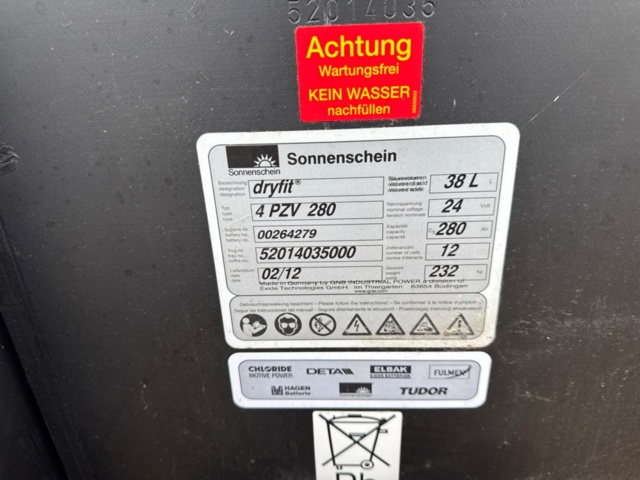 1385600-5 Batteries for e.g. solar cells