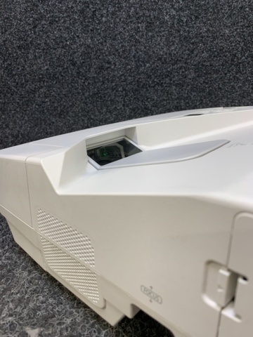 1354638-3 Projector NEC UM301X