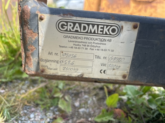 1382930-60 Case 1840 Skid Steer Loader with Two Buckets and Forks