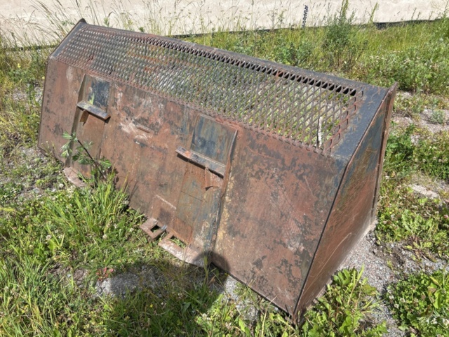 1382930-64 Case 1840 Skid Steer Loader with Two Buckets and Forks