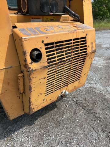 1382930-25 Case 1840 Skid Steer Loader with Two Buckets and Forks