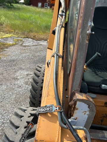 1382930-38 Case 1840 Skid Steer Loader with Two Buckets and Forks
