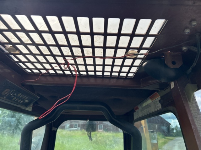 1382930-17 Case 1840 Skid Steer Loader with Two Buckets and Forks