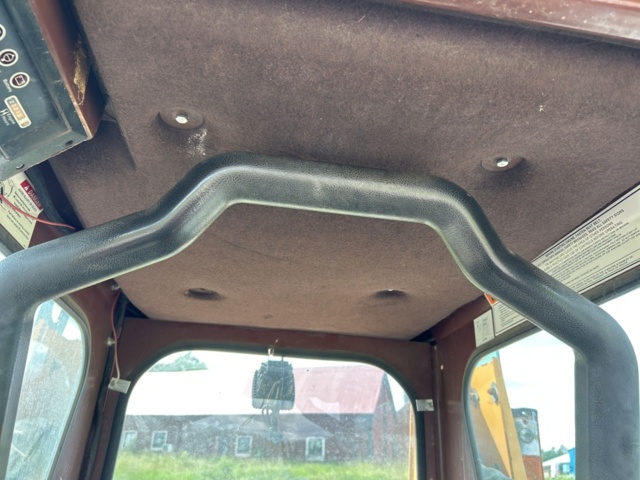 1382930-16 Case 1840 Skid Steer Loader with Two Buckets and Forks