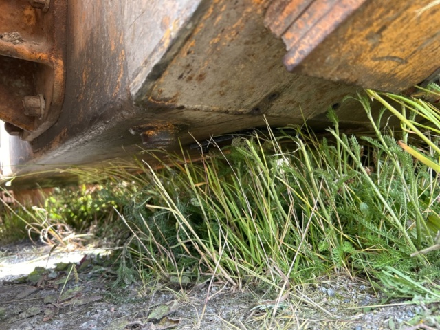 1382930-34 Case 1840 Skid Steer Loader with Two Buckets and Forks