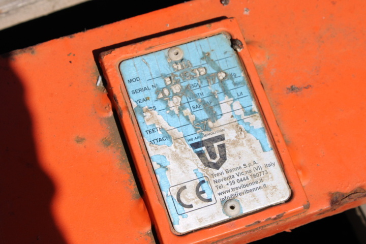 1385764-3 Redskapsfästen 2 st (S70)