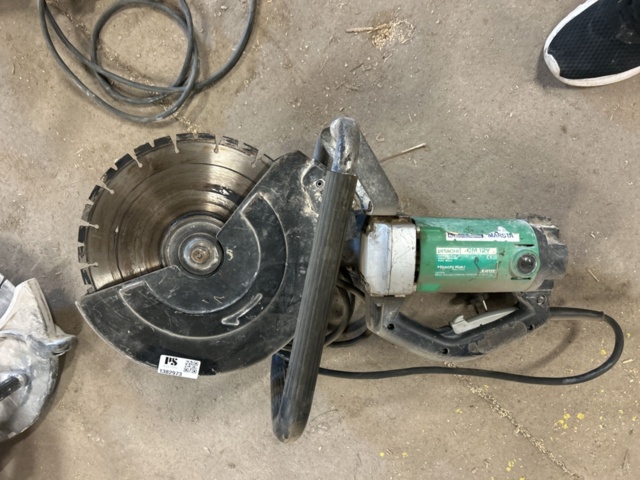 1382973-1 Cutting machine - Hitachi CM12Y