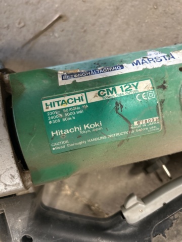 1382973-4 Cutting machine - Hitachi CM12Y