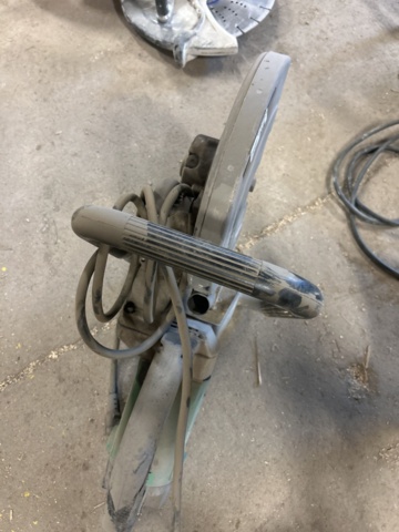 1382973-5 Cutting machine - Hitachi CM12Y