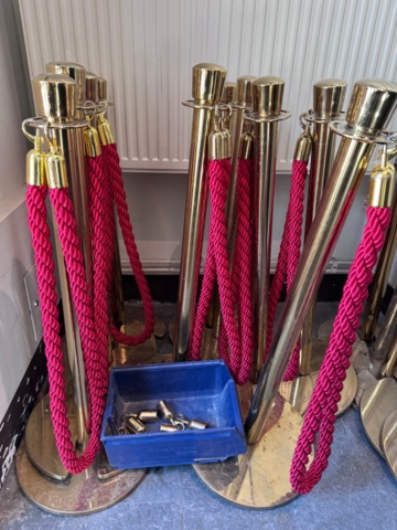 1355122-3 Avspärrningsstolpar med rep - ca 14st