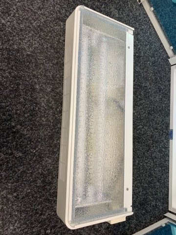 1386634-11 Spegelskåp med belysning