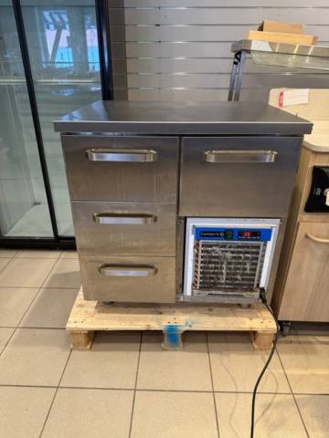 1352530-1 Kylbänk med 4 draglådor, Ca 80x65x90 cm. Testad, fungerar