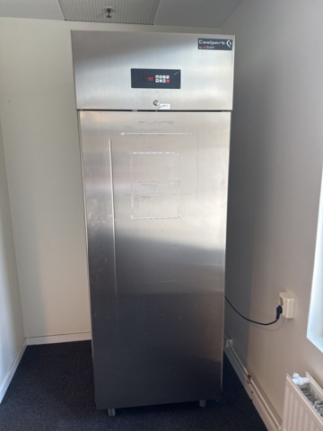 1355147-2 Stainless steel refrigerator - GEMM EFN/01