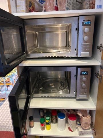 1356647-3 Everything is solved in the kitchen cabinet