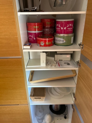 1356647-5 Everything is solved in the kitchen cabinet