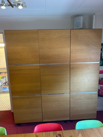 1356647-6 Everything is solved in the kitchen cabinet