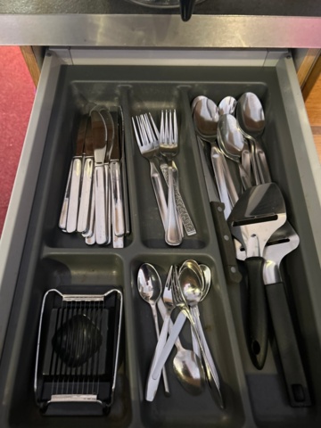 1356647-8 Everything is solved in the kitchen cabinet