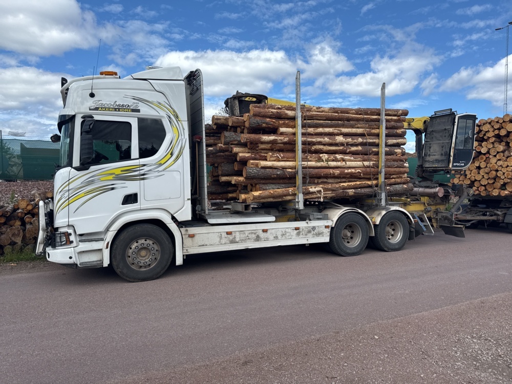 1321809-2 Timmerbil Scania R580 6x4 16.4 Automatisk, 580hk, -2020 med  kran Palfinger Epsilon M12L97