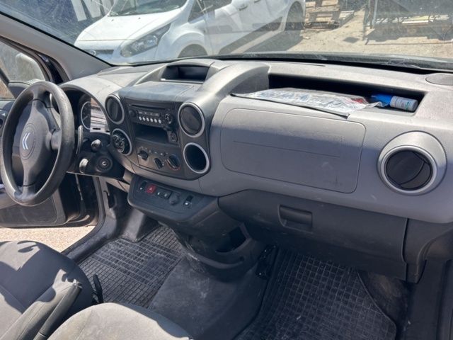 1332978-17 Citroën Berlingo Van 1.6 HDiF 8v ETG6, 90hp, 2014 (rep object)