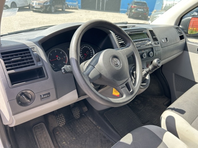 1332984-10 Volkswagen Transporter T30 2.0 TDI Manuell, 102hk, 2015