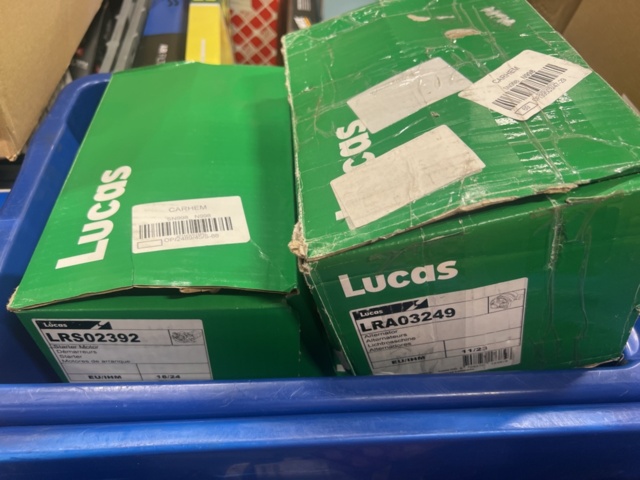 1325774-50 Spare parts warehouse with car parts