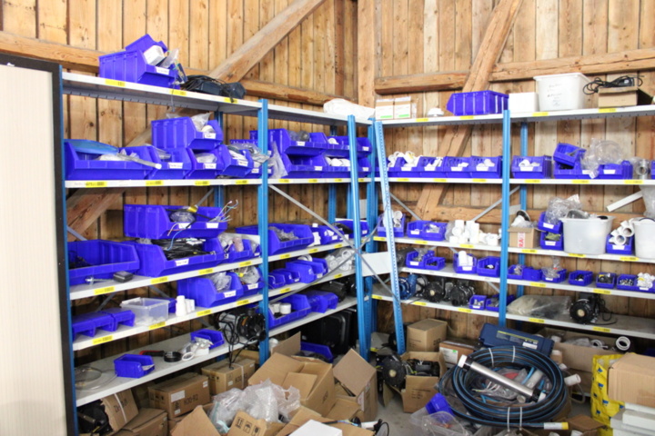 1368373-2 5 st hyllsektioner med reservdelar för spabad