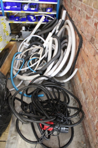 1368373-6 5 st hyllsektioner med reservdelar för spabad