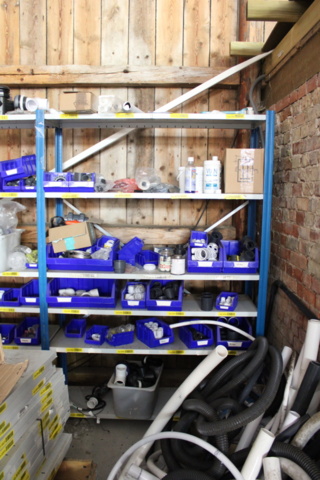 1368373-7 5 st hyllsektioner med reservdelar för spabad