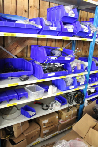 1368373-12 5 st hyllsektioner med reservdelar för spabad