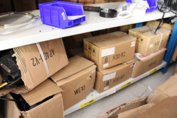 1368373-13 5 st hyllsektioner med reservdelar för spabad