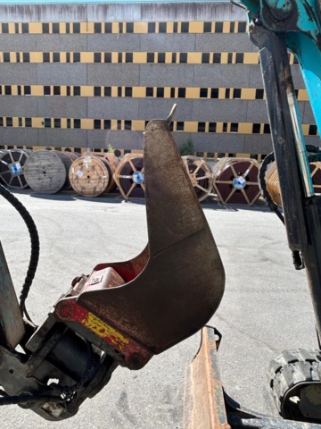 1387879-23 Minibandgrävare - Airman AX38U-5 -2012