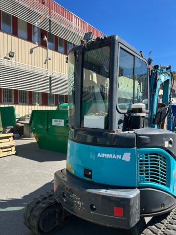 1387879-5 Minibandgrävare - Airman AX38U-5 -2012