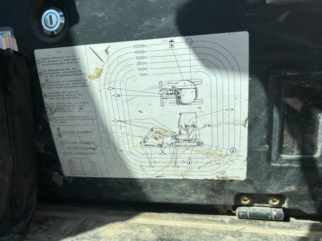 1387879-30 Minibandgrävare - Airman AX38U-5 -2012