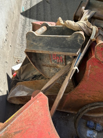 1387879-35 Minibandgrävare - Airman AX38U-5 -2012