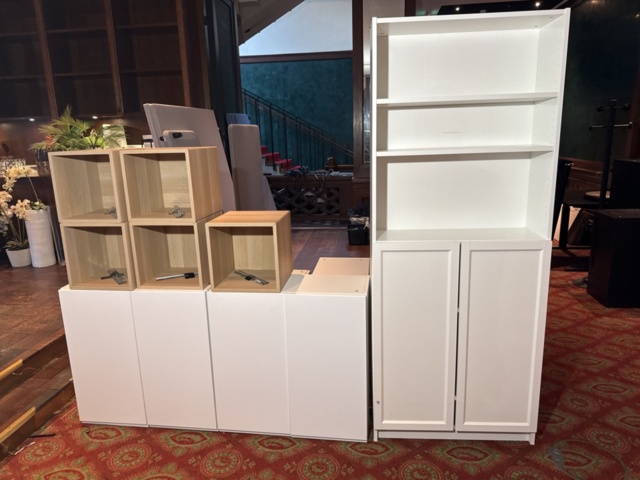 1355192-3 Samling med köksskåp i blandade modeller