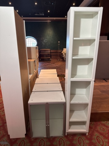 1355192-4 Samling med köksskåp i blandade modeller