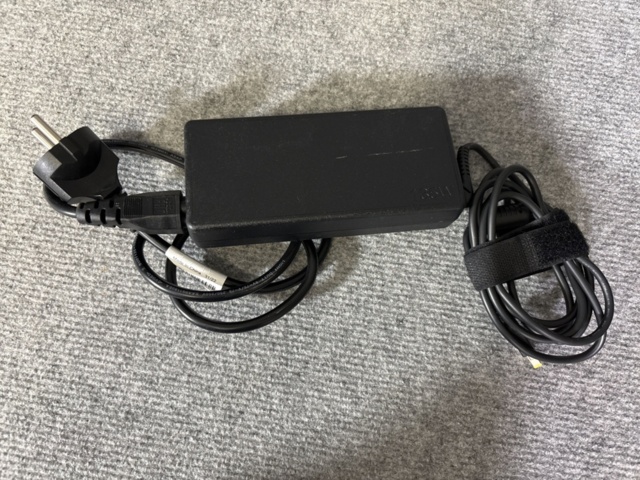 1386814-15 IPS monitors 27" x2 units - Samsung - incl. docking station