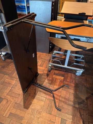 1355208-5 Konferensbord ca 18 st