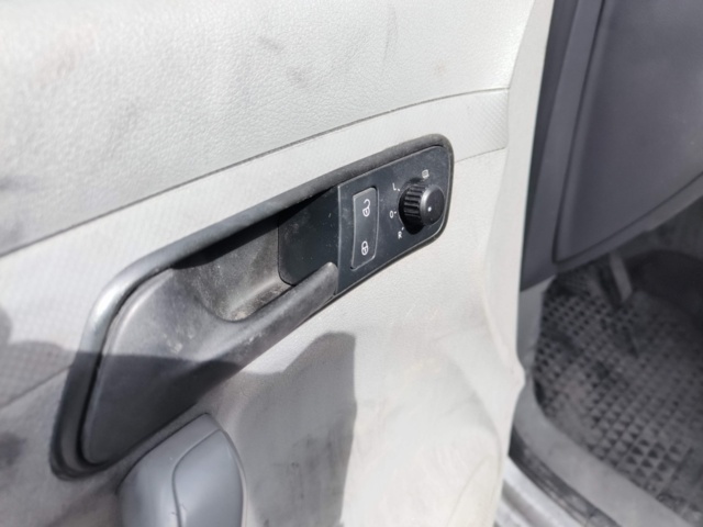 1331705-62 Volkswagen Caddy 1.9 TDI -2009 Repair item