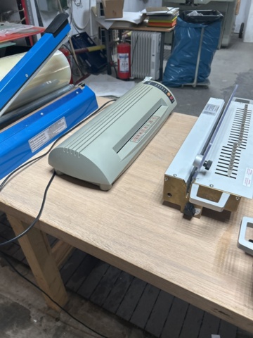 1297501-8 Laminator (hot laminator)